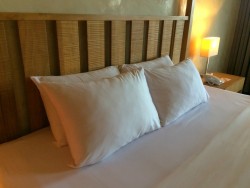 amorita-resort-pillows